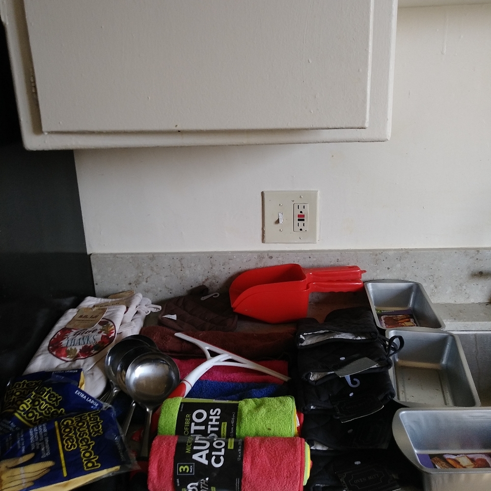 NEW 27 IDOMS kitchen  EVERYTHING ABSOLUTLY NEW WIT